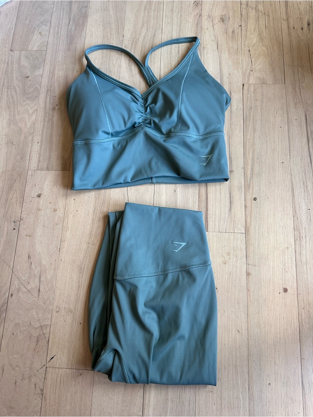 Gymshark Sage Green Seamless Sports Bra & Leggings Set Never Worn